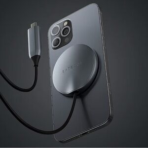 Wireless Charger Puck for iPhone